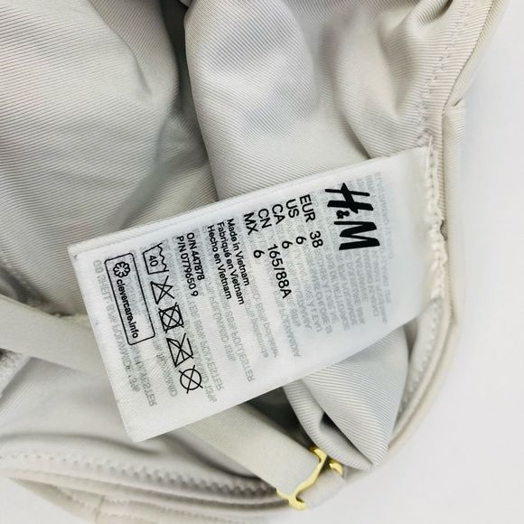 NEW H&M Gray White One Piece V-neck Multi Swimsuit - Picture 6 of 6